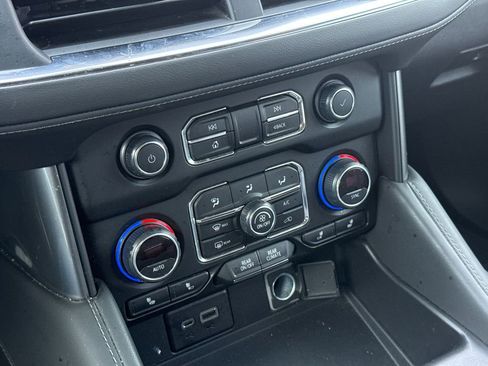 Used 2022 Chevrolet Tahoe Z71 w/ Luxury Package image 24