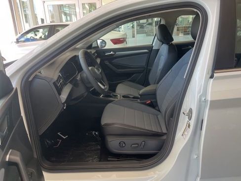 New 2026 Volkswagen Jetta SE FWD image 19