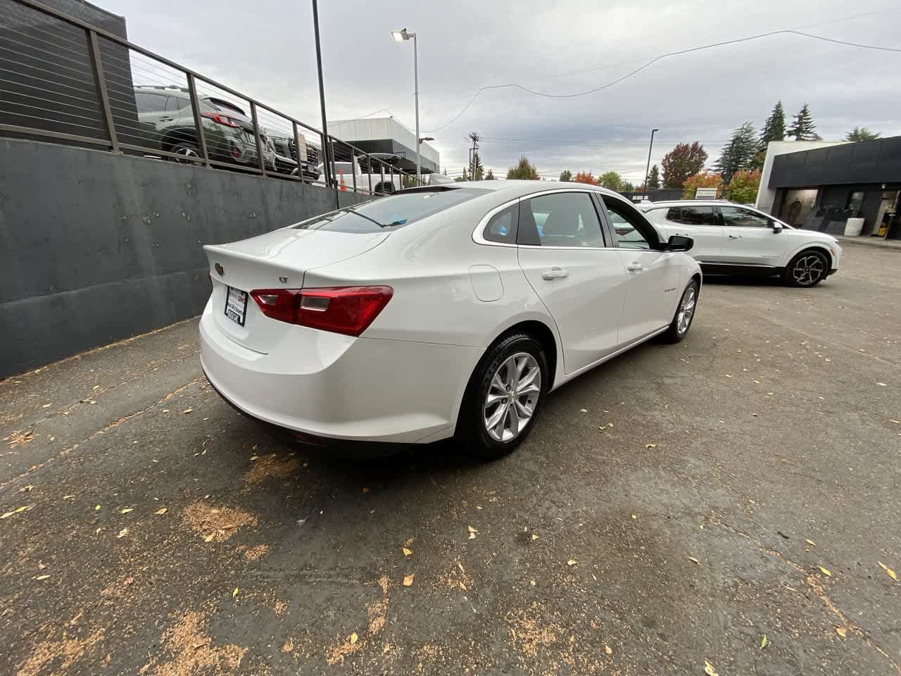 Used 2023 Chevrolet Malibu LT FWD image 6