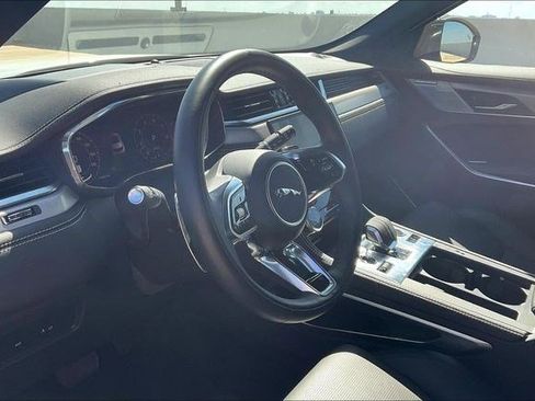 New 2025 Jaguar F-PACE R-Dynamic S image 7