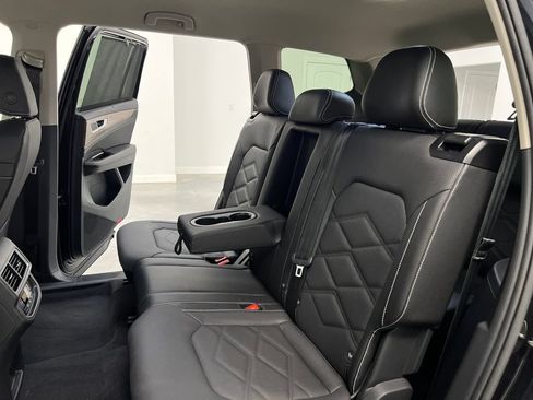 Used 2026 Volkswagen Atlas SE FWD image 18