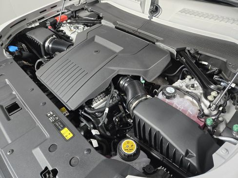 New 2026 Land Rover Defender 110 OCTA image 23