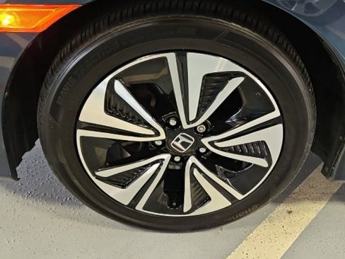 Used 2017 Honda Civic EX-L image 6