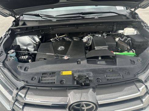 Used 2019 Toyota Highlander Limited AWD/4WD image 5