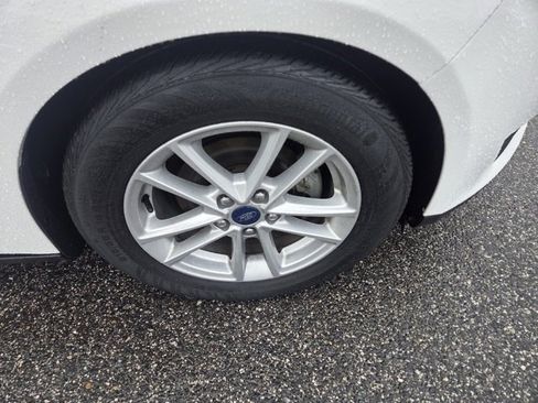 Used 2018 Ford Focus SE w/ Cold Weather Package image 27