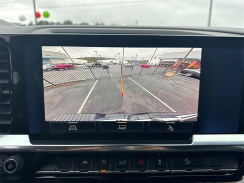 Used 2024 Chevrolet Silverado 1500 LT Trail Boss w/ Convenience Package II image 31