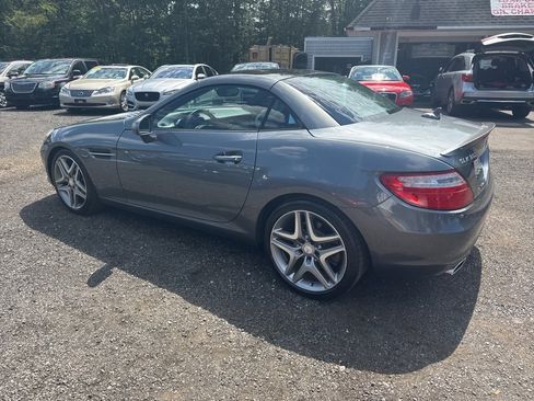 Used 2016 Mercedes-Benz SLK 300 image 16