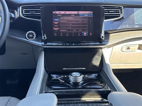 Used 2022 Jeep Wagoneer Series II w/ Rear Seat Video Group 1 image 10