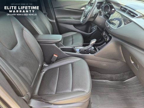 Used 2023 Buick Encore GX Essence w/ Experience Buick Package FWD image 11