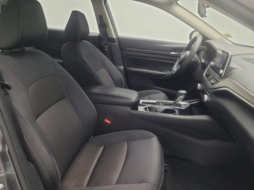 Used 2024 Nissan Altima 2.5 SV FWD image 21
