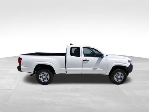 Used 2022 Toyota Tacoma SR AWD/4WD image 5