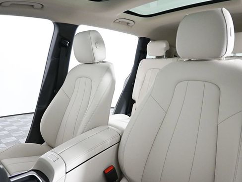 New 2026 Mercedes-Benz GLB 250 image 5