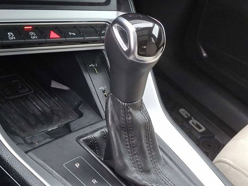 Used 2019 Audi Q3 2.0T Premium Plus w/ Premium Plus Package image 12