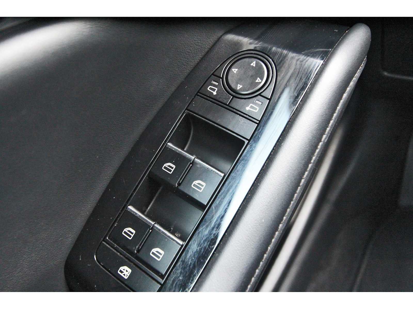 Used 2024 MAZDA MAZDA3 s FWD image 20
