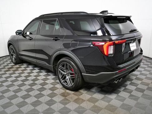 Used 2025 Ford Explorer ST AWD/4WD image 3