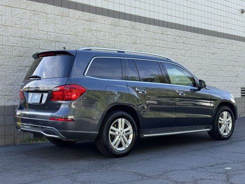 Used 2016 Mercedes-Benz GL 450 4MATIC w/ Premium I Package image 3