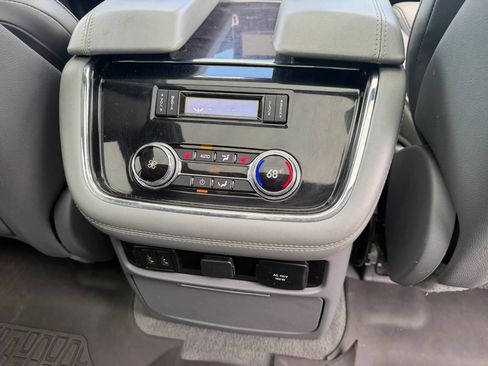 Used 2019 Lincoln Navigator Reserve AWD/4WD image 39