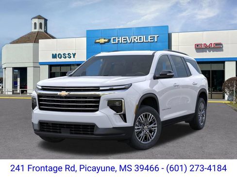 New 2026 Chevrolet Traverse LT w/ Driver Confidence Package FWD image 6