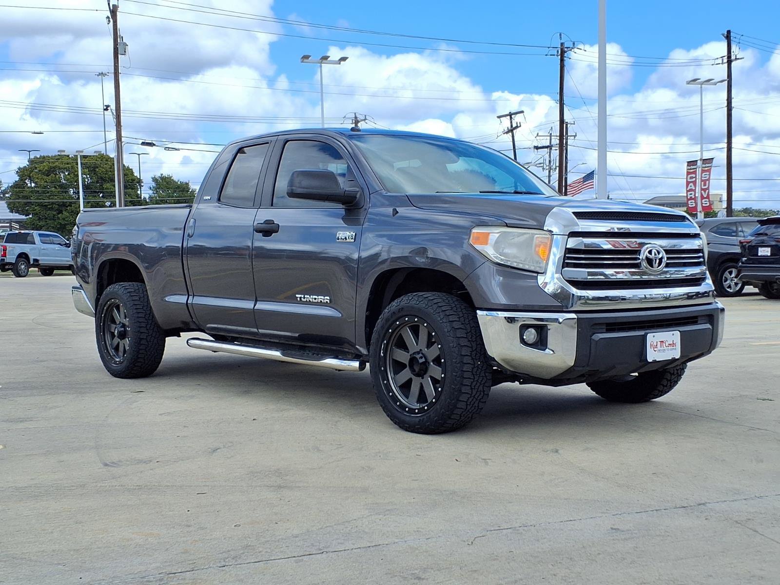 Used 2017 Toyota Tundra SR5 w/ SR5 Upgrade Package AWD/4WD image 3