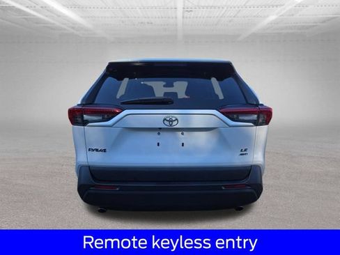 Used 2022 Toyota RAV4 LE AWD/4WD image 9