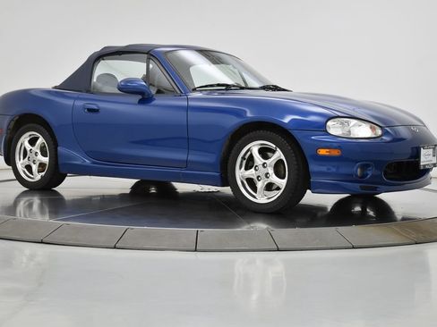 Used 1999 MAZDA MX-5 Miata 10th Anniversary Edition RWD image 11