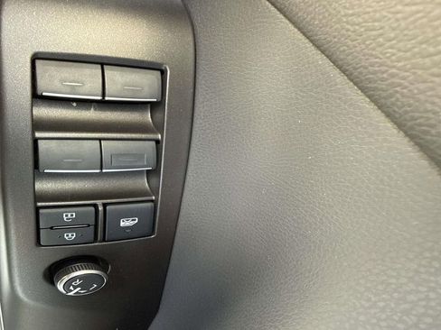 Used 2022 Toyota Camry XLE image 18