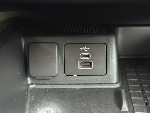 Certified 2025 Ford Bronco Sport Outer Banks w/ Outer Banks Tech Package+ AWD/4WD image 17