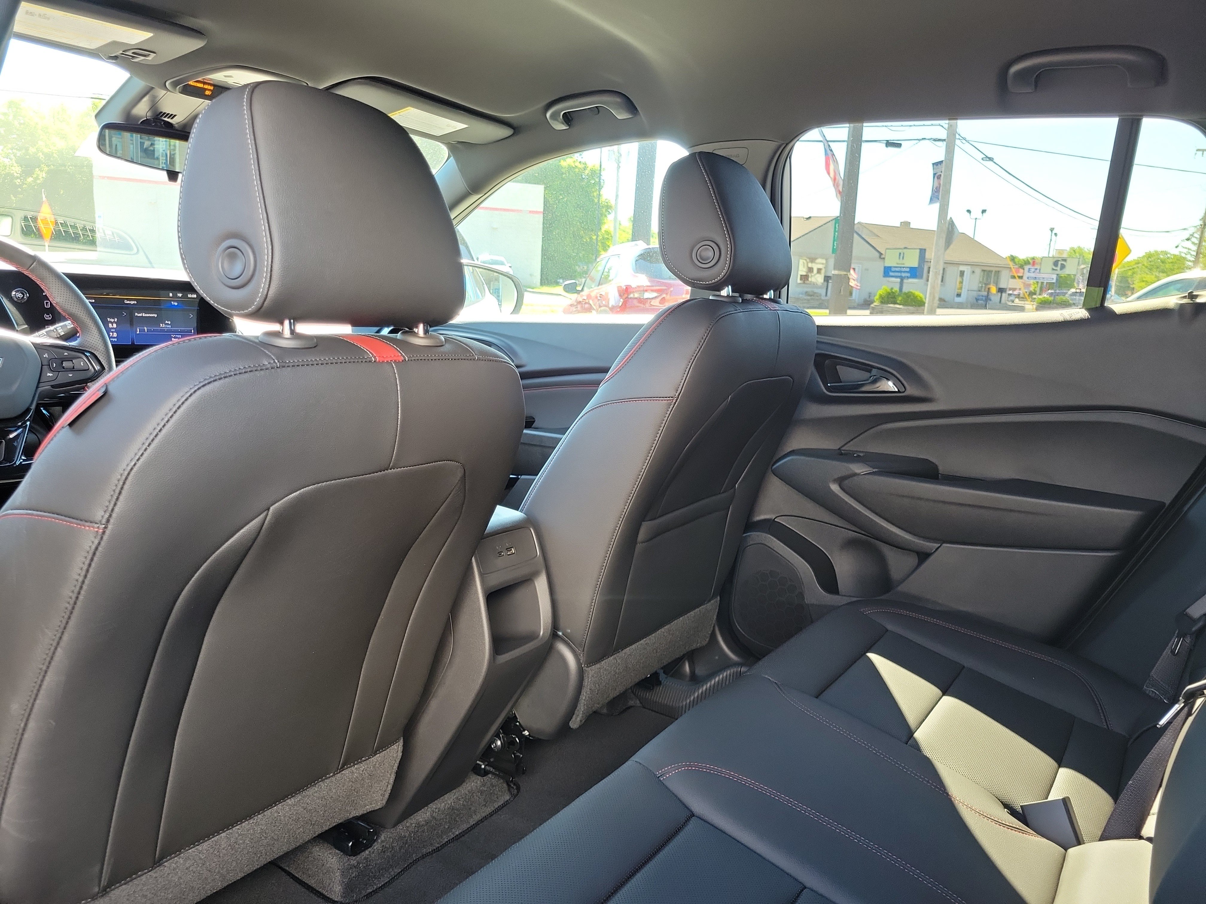 Used 2026 Chevrolet Trax RS w/ Driver Confidence Package FWD image 14