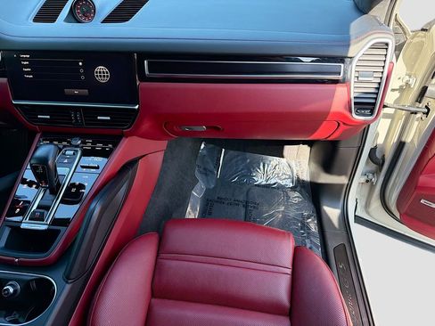 Used 2023 Porsche Cayenne GTS image 18