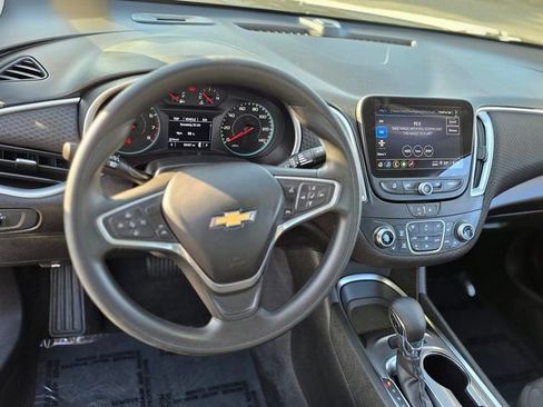 Used 2023 Chevrolet Malibu LT image 18