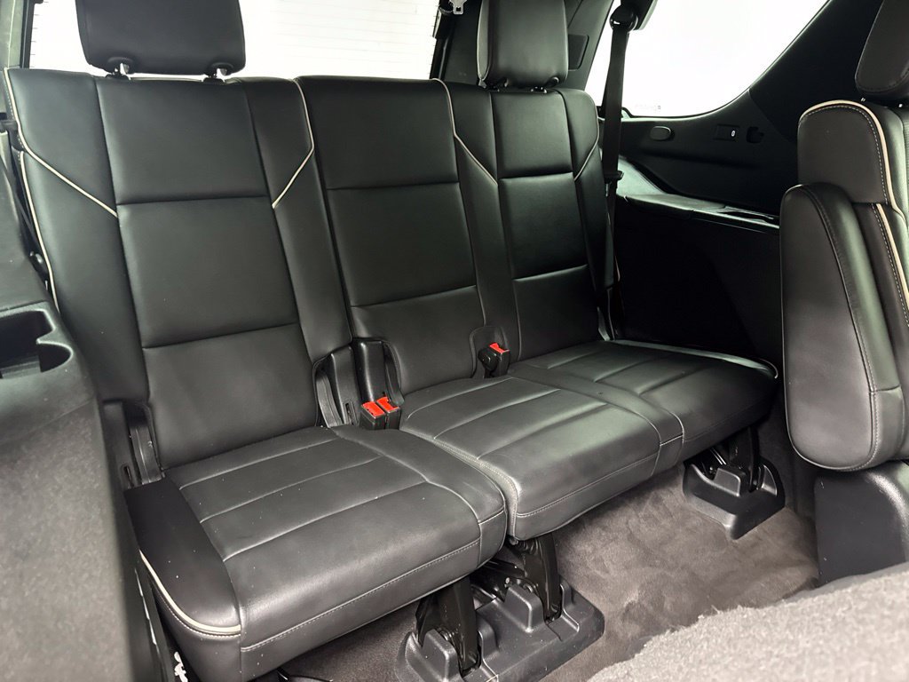 Used 2022 Cadillac Escalade Premium Luxury AWD/4WD image 23