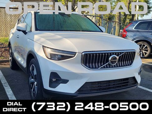 Certified 2023 Volvo XC40 B5 Plus w/ Driver Assist Package AWD/4WD image 1
