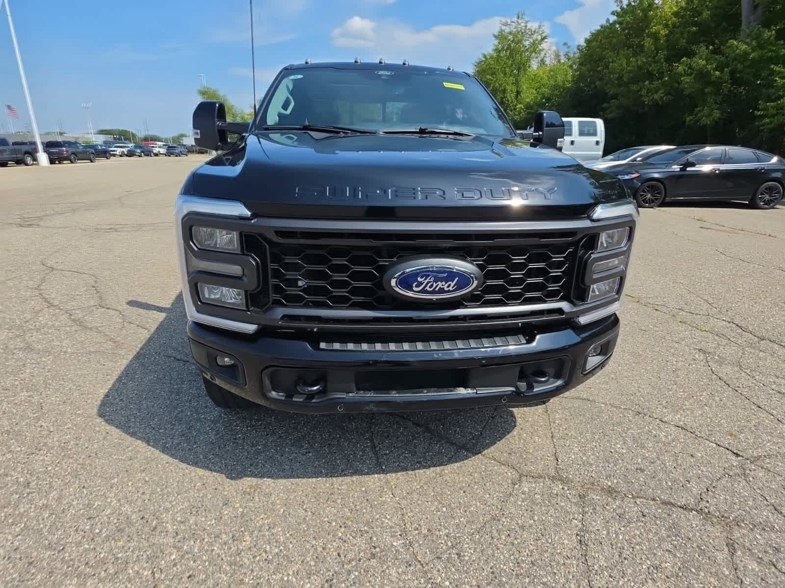 Used 2024 Ford F250 Lariat w/ Lariat Ultimate Package AWD/4WD image 3