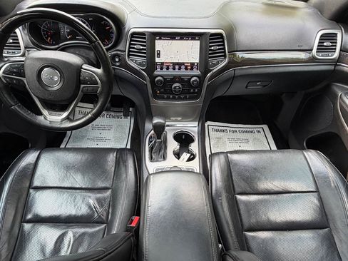 Used 2018 Jeep Grand Cherokee Overland AWD/4WD image 7