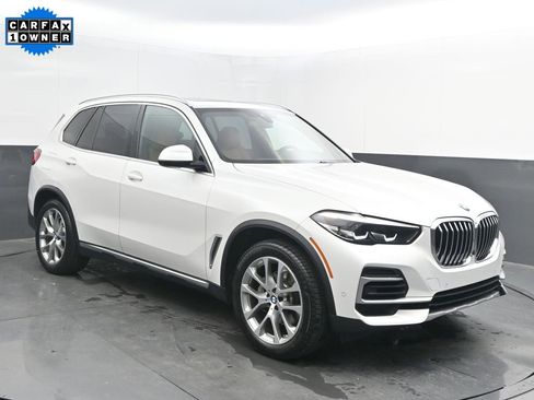 Certified 2022 BMW X5 sDrive40i w/ Premium Package image 1