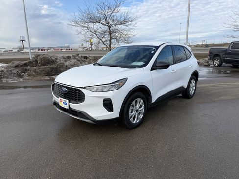 New 2025 Ford Escape Active w/ Cold Weather Package image 3