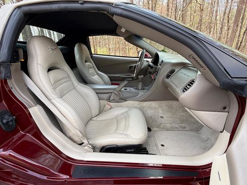 Used 2003 Chevrolet Corvette Convertible w/ Preferred Equipment Group1 image 36