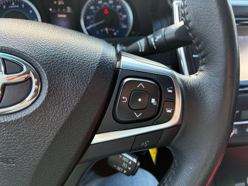 Used 2016 Toyota Camry XLE image 31