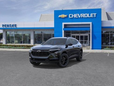 New 2026 Chevrolet Trax LT w/ Driver Confidence Package FWD image 8