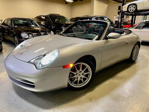 Used 2004 Porsche 911 Carrera RWD image 2