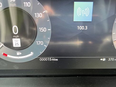 New 2026 Land Rover Range Rover Velar Dynamic SE image 15