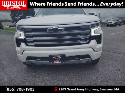Used 2024 Chevrolet Silverado 1500 High Country w/ Technology Package AWD/4WD image 36