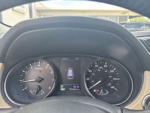 Used 2018 Nissan Rogue SL w/ Premium Package FWD image 10