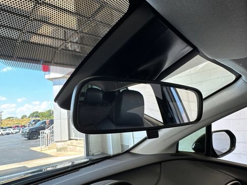 Used 2021 Toyota Prius Prime XLE FWD image 32