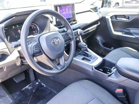 Used 2025 Toyota RAV4 XLE FWD image 18