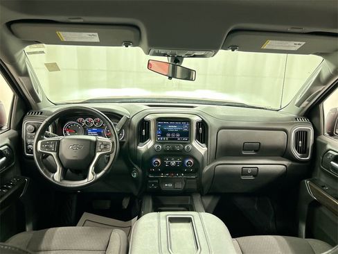 Used 2021 Chevrolet Silverado 1500 RST image 18