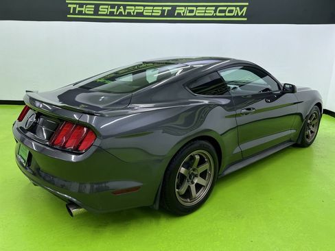 Used 2017 Ford Mustang Coupe RWD image 10
