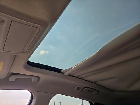 Used 2022 Ford Escape SE w/ SE Sport Appearance Package image 22