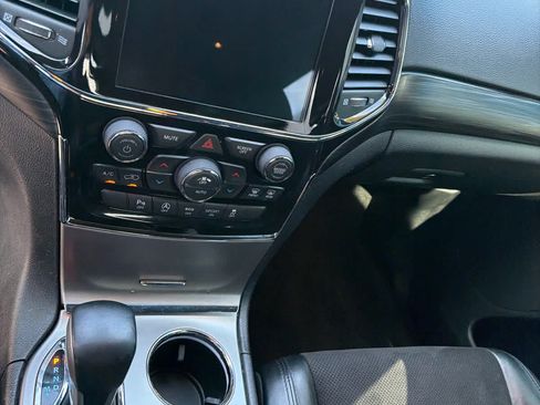 Used 2019 Jeep Grand Cherokee Altitude RWD image 16