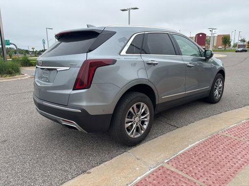 Used 2023 Cadillac XT5 Premium Luxury w/ Technology Package AWD/4WD image 3